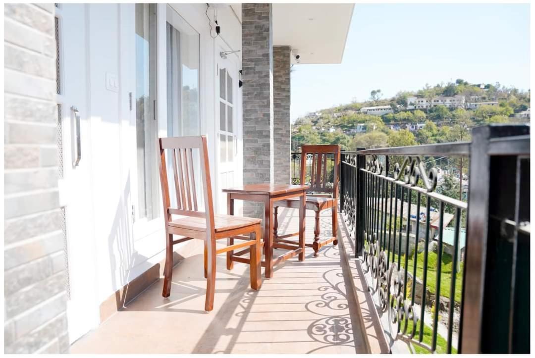 The Periwinkle Homestay Bhīm Tāl Esterno foto