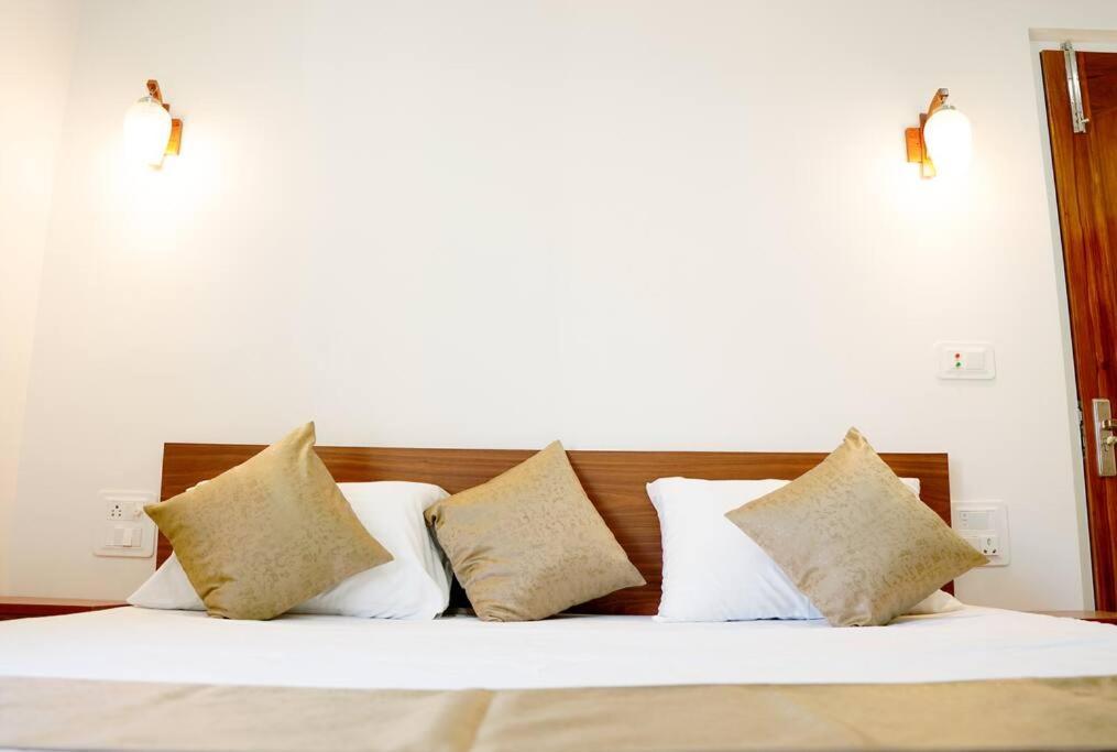 The Periwinkle Homestay Bhīm Tāl Esterno foto