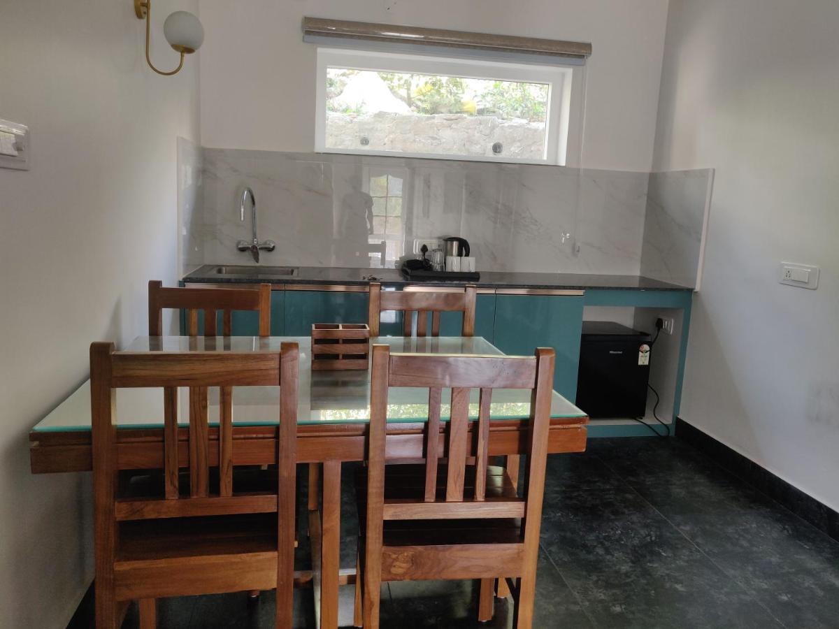 The Periwinkle Homestay Bhīm Tāl Esterno foto