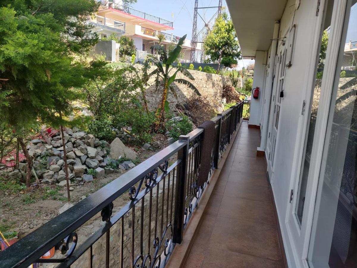 The Periwinkle Homestay Bhīm Tāl Esterno foto
