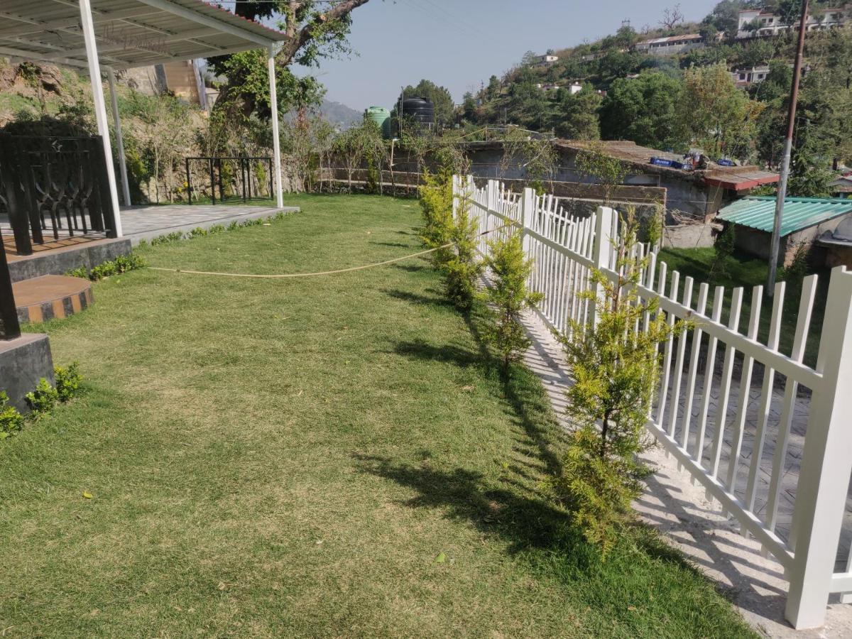 The Periwinkle Homestay Bhīm Tāl Esterno foto